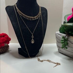 Elegant Gold Layered Necklace Set